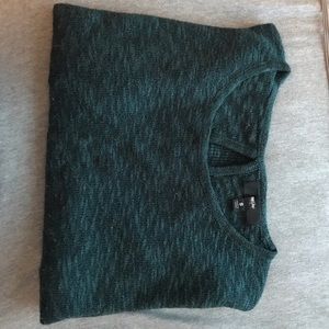 Greenish blue sweater with quarter cut arms